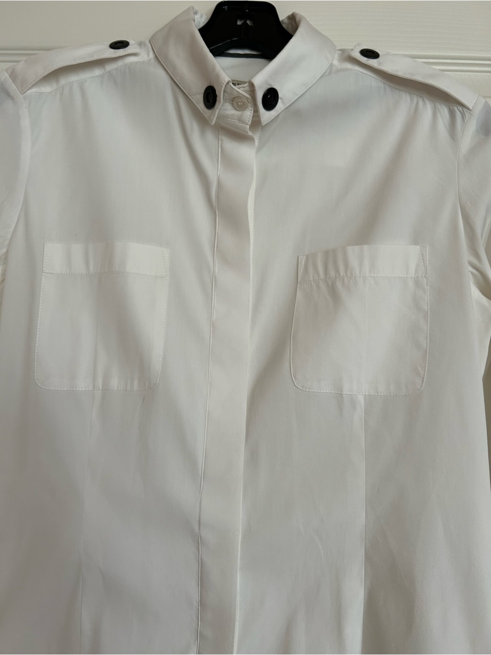 Burberry White Shirt with Black Trim - Picture 4 of 6